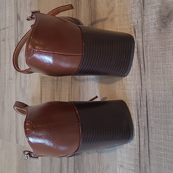 Nine West Women's Brown T-Strap Heels - Picture 3 of 7